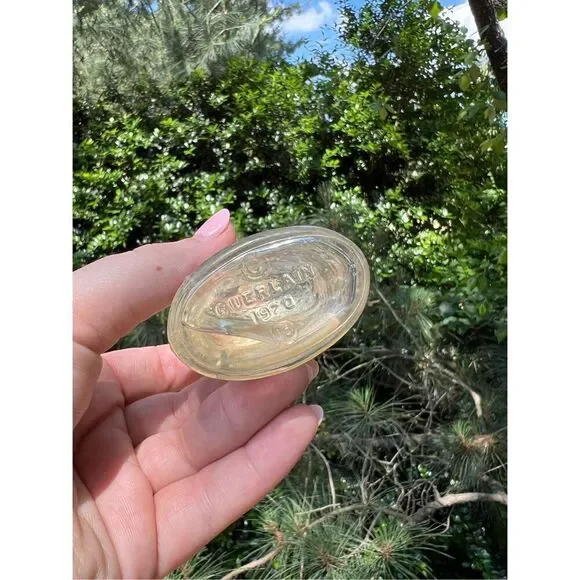 Vintage Guerlain Eau de Cologne Impériale Bee Bottle Extra Dry 2 Fl. Oz. - Picture 6 of 6